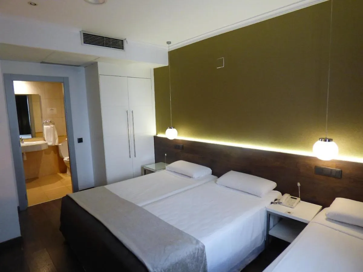 Moderno Hotel Barcelona 3*,
