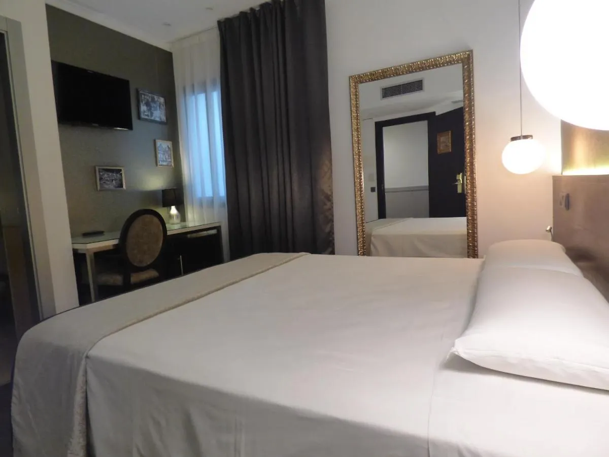 Moderno Otel Barselona