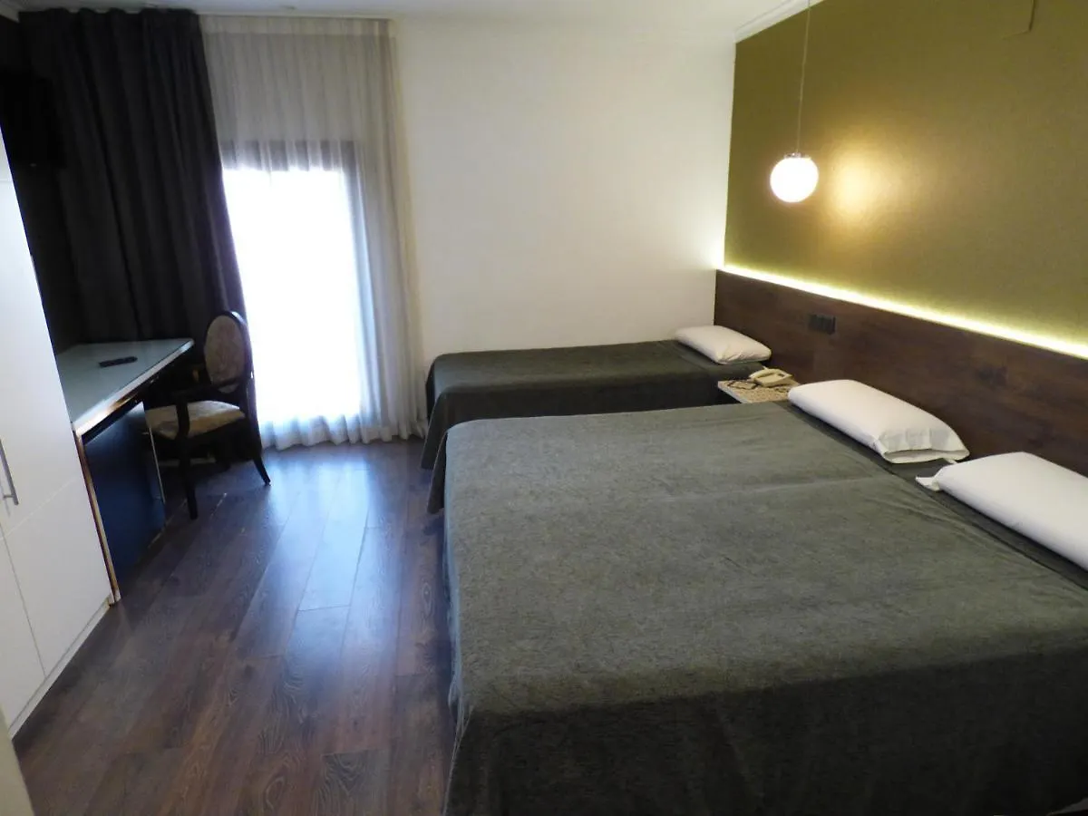 Moderno Otel Barselona
