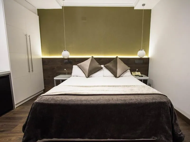 Moderno Otel Barselona