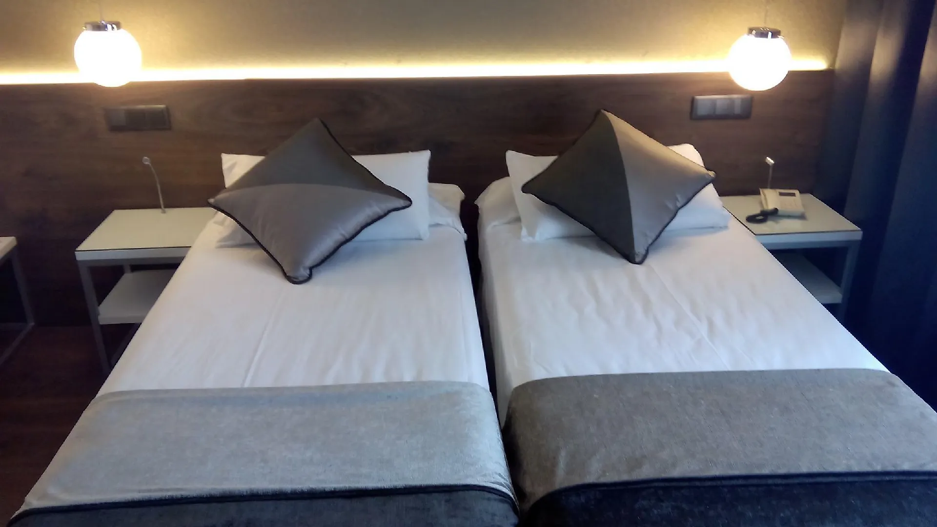 ***  Moderno Otel Barselona İspanya